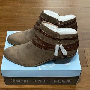 Life Stride Paloma Suede Bootie